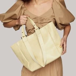 New π Botkier π© women Bedford Tote π 8 New π Botkier π© women Bedford Tote π -Cheap Botkier Store bd091629517e40998020c90f4ee1fed8 3755a05b 69be 4221 a3b3 16888e3f0a9e 1080x